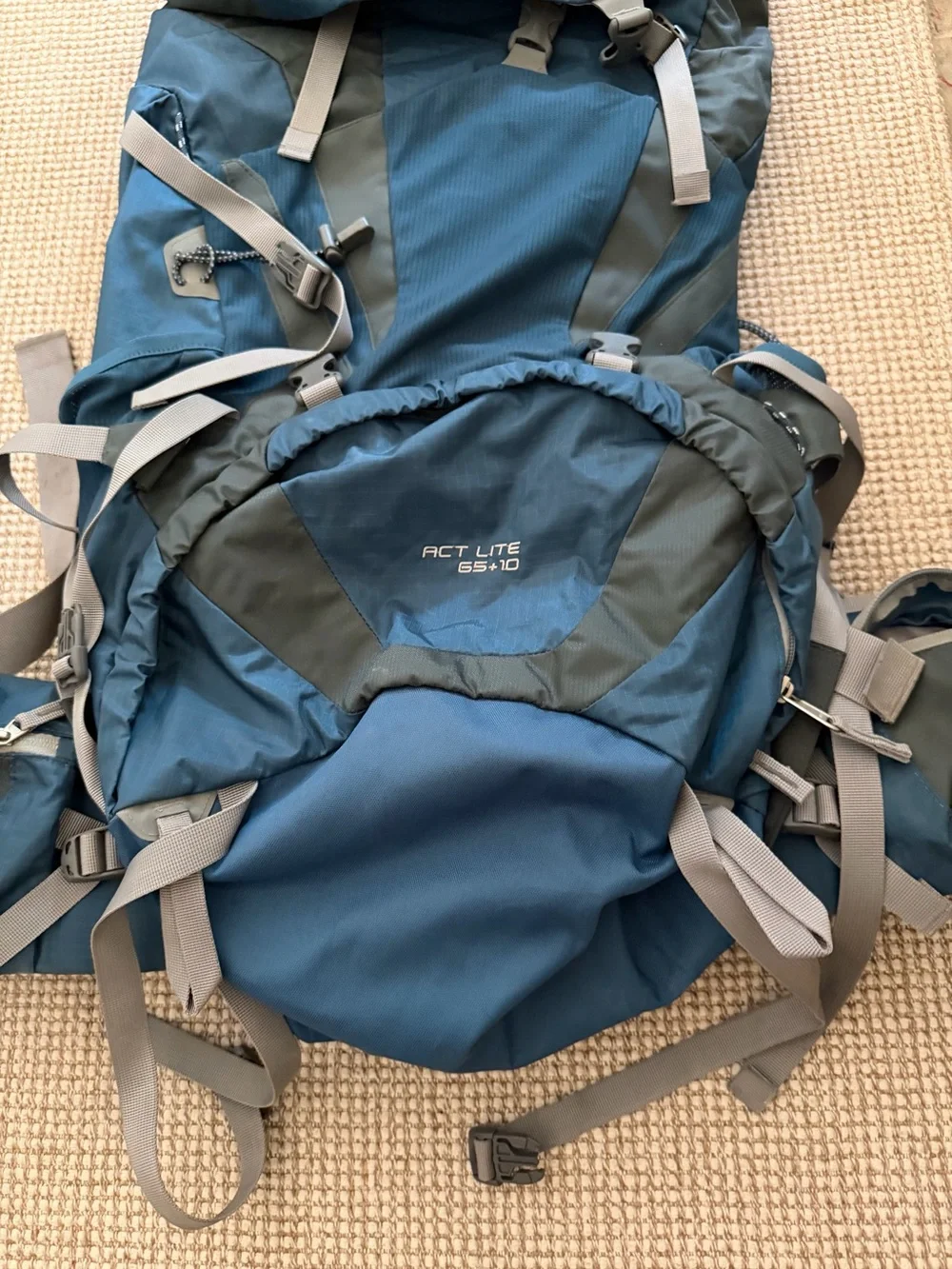 Deuter ACT Lite 65+10 Blue Hiking Backpack